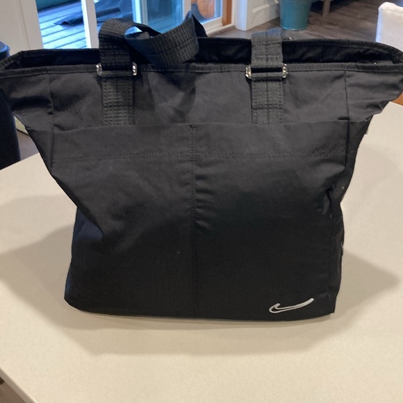 Nike One Luxe Training Bag (Triple Blackout) - Picture 2 of 14